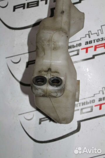 Бачок омывателя honda elysion RR1 RR2 RR3 RR4 RR6