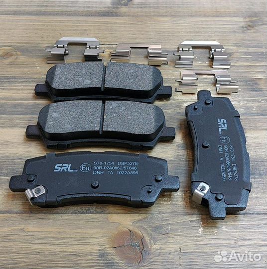 Задние тормозные колодки Ford Mustang