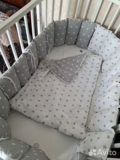 Бортики в детскую кроватку с одеялом