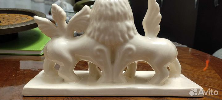 Фарфоровая статуэтка Мантикора