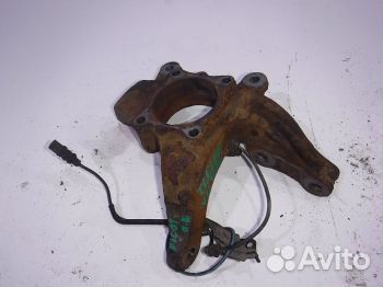 Кулак передний левый Хонда