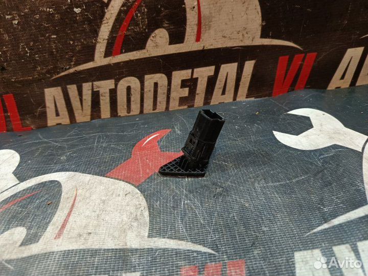 Кнопка открывания багажника Ford Focus 1 MK1 1.8L