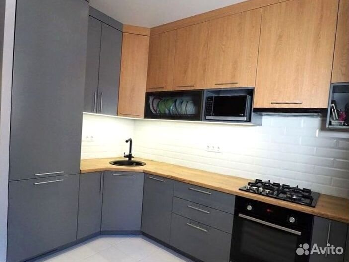 Кухня в потолок на заказ