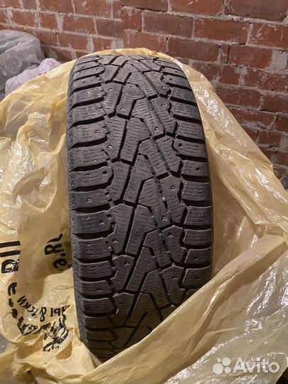 Pirelli Carrier Winter 215/55 R16