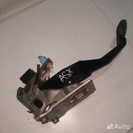 Педаль тормоза Mitsubishi ASX в сборе АКПП