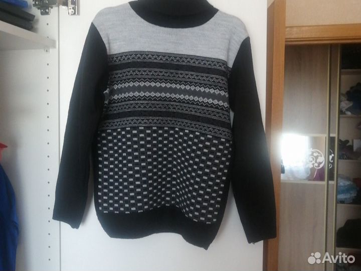 Свитер-водолазка