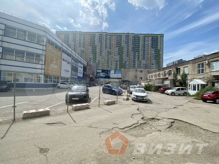 Помещение с отдельным входом в жилом квартале