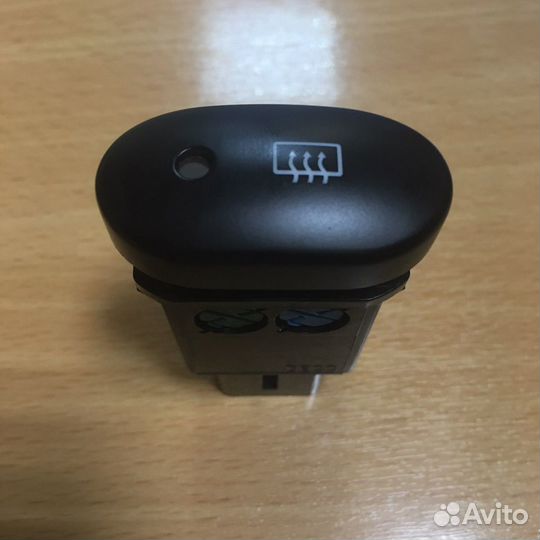 Кнопка включения обогрева заднего стекла 96168694