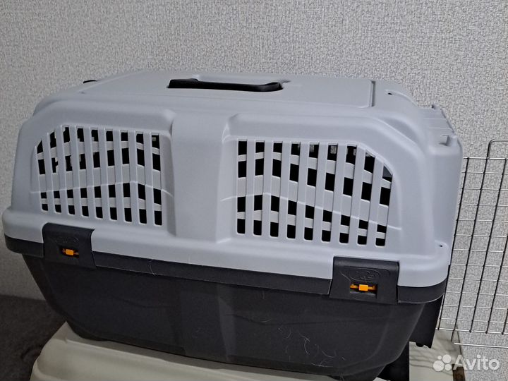 Переноска для собак и кошек