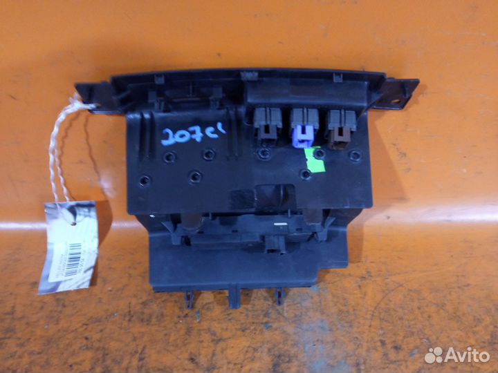 Кнопка Peugeot 207