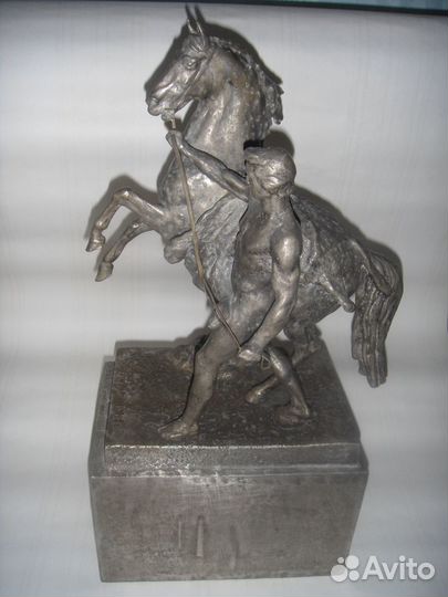 Коллекционные фигуры