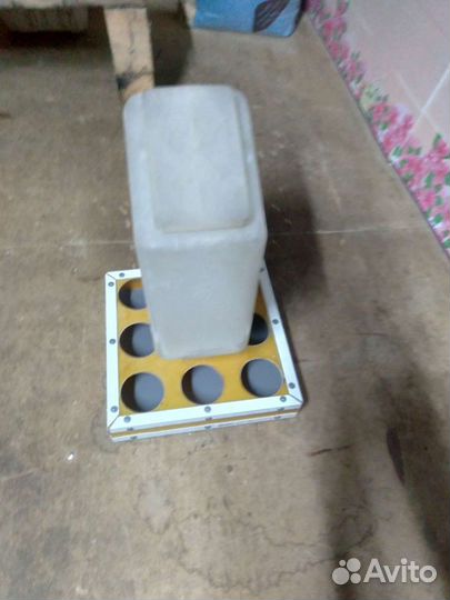 Кормушка для сельхозптици бункерная на 5кг