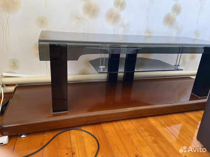 Тумба под телевизор, подставка