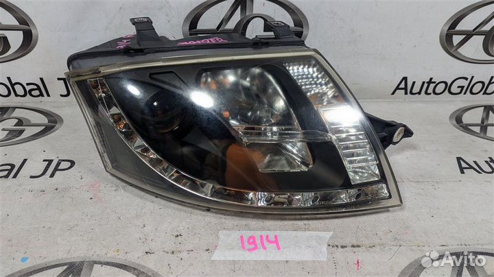 Фара правая Audi TT