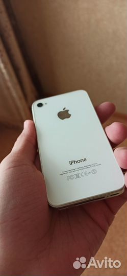 Продам iPhone 4s белый