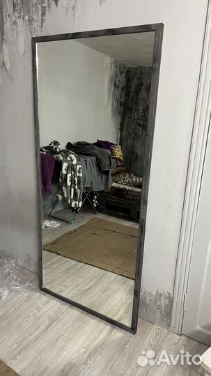 Зеркало напольное в деревянной раме