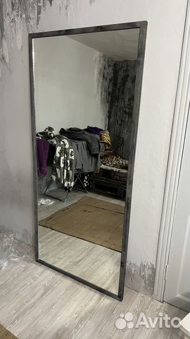 Зеркало напольное в деревянной раме