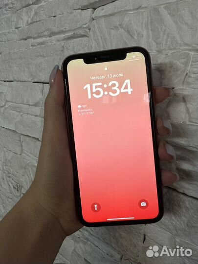 Телефон iPhone 11