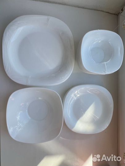 Сервиз столовый, набор тарелок, новый