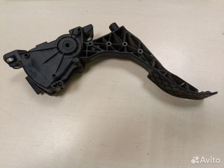 Педаль газа Skoda Fabia cggb (1400CC / 86HP