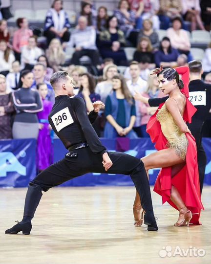 Тренер по бальным танцам, хореограф-постановщик