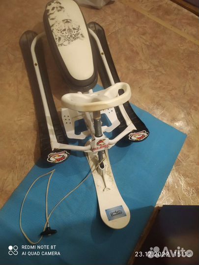 Детский снегокат с ручкой бу