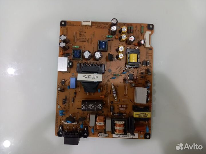 Разбор LG 42LA620V