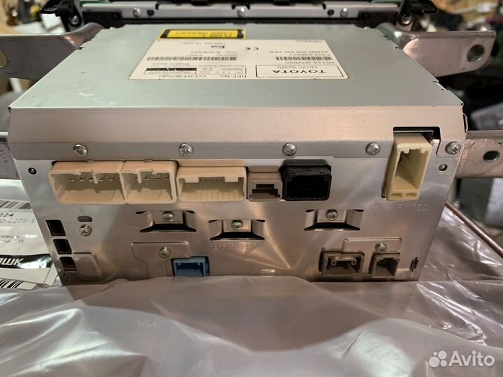 Автомагнитола toyota rav4 с навигацией (оригинал)