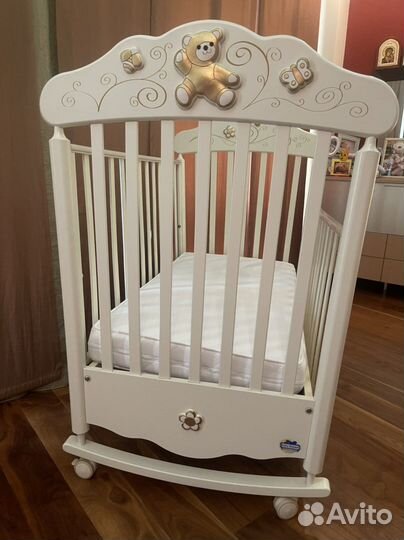 Детская кроватка