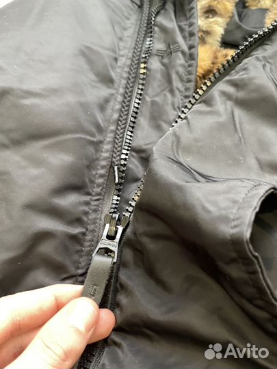 Бомбер alpha industries x stussy с капюшоном