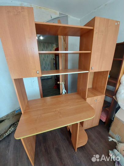 Письменный стол