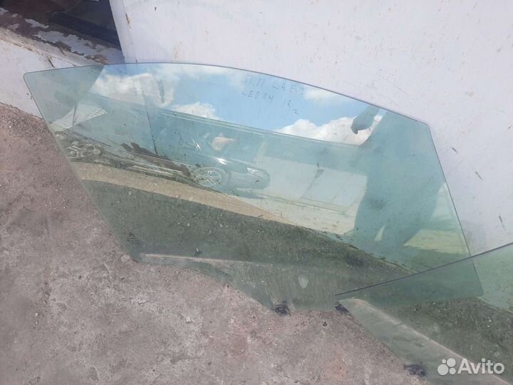 Стекло передней двери Ситроен С4 2013гв