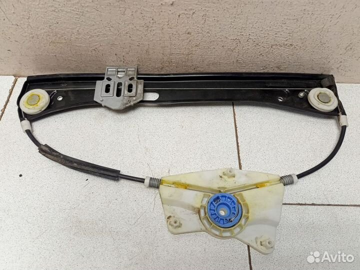 Стеклоподъемник электрический задний левый