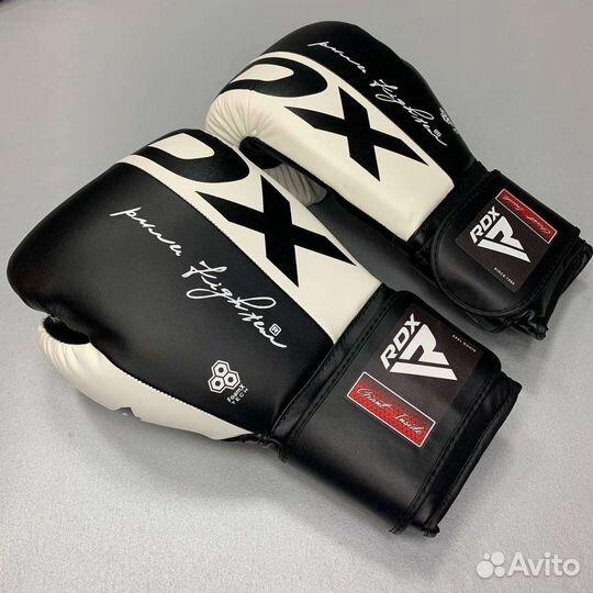 Боксерские перчатки RDX