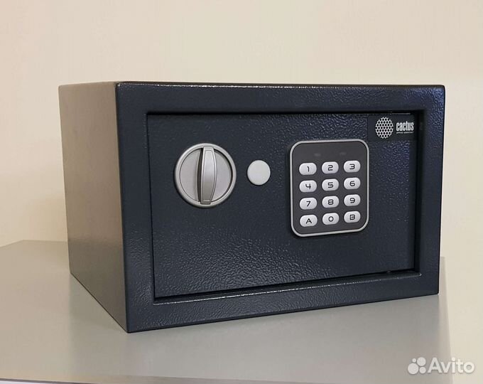 Сейф металлический csт-170EL