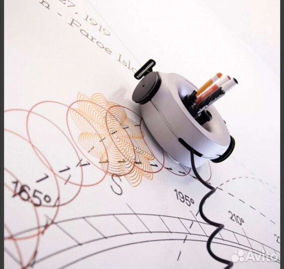 Робот художник Scribit