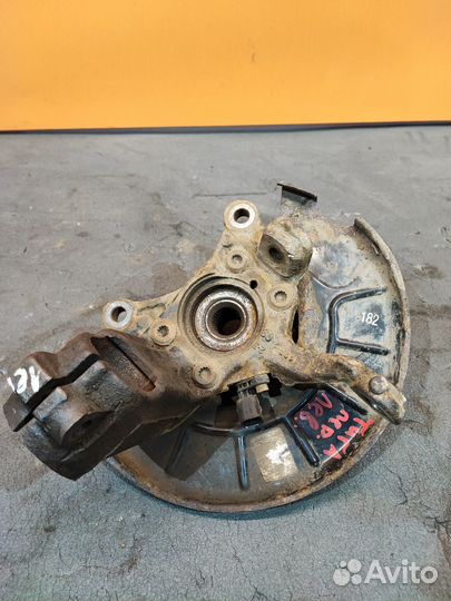 Кулак поворотный передний Volkswagen Tiguan 5N1