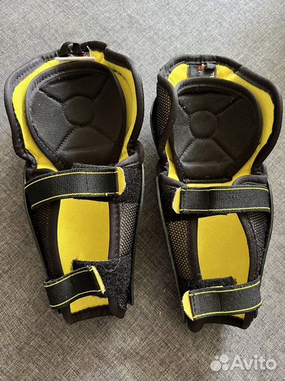 Хоккейные наколенники размер 9
