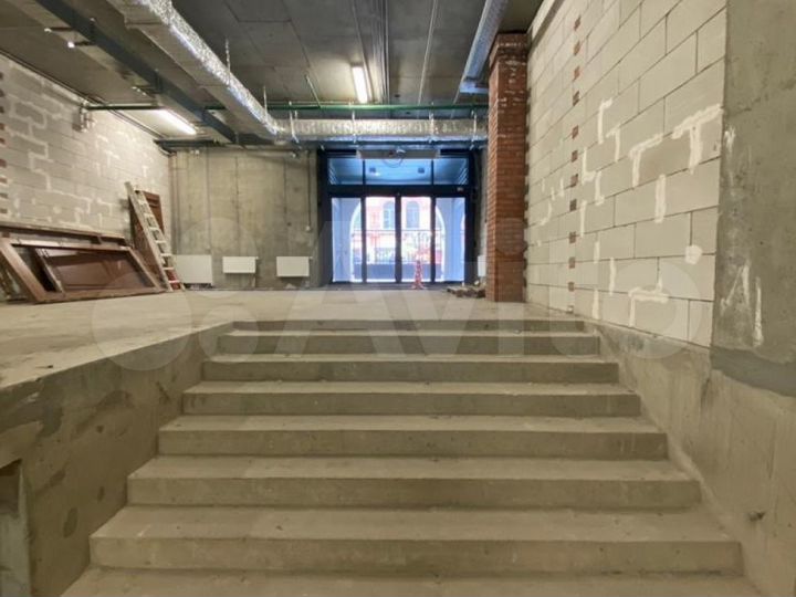 Сдам торговое помещение, 306 м²