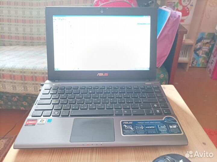 Нетбук asus