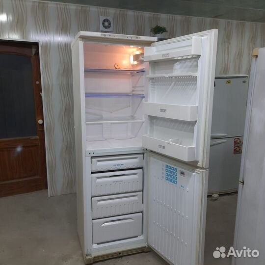 Холодильник бу с большой морозильной камерой