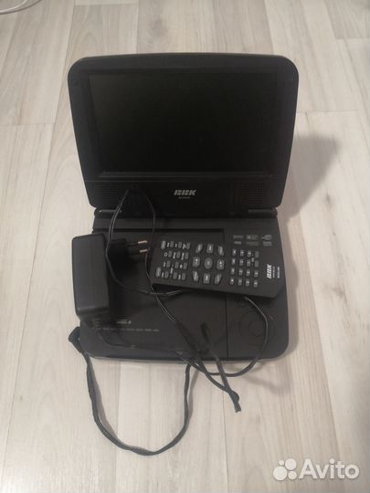 DVD плеер портативный BBK DL7014TI