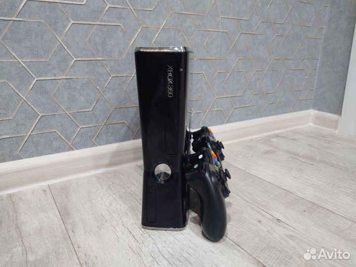 Xbox 360 Slim прошитый freeboot