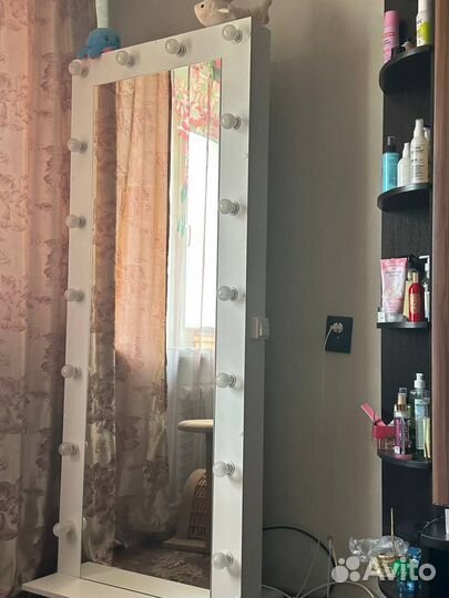 Зеркало с подсветкой в полный рост