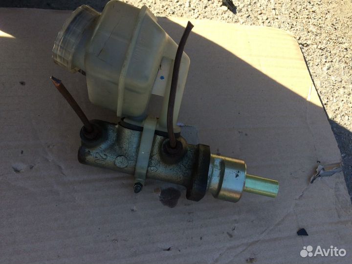 Цилиндр тормозной главный и бачок Opel Omega B