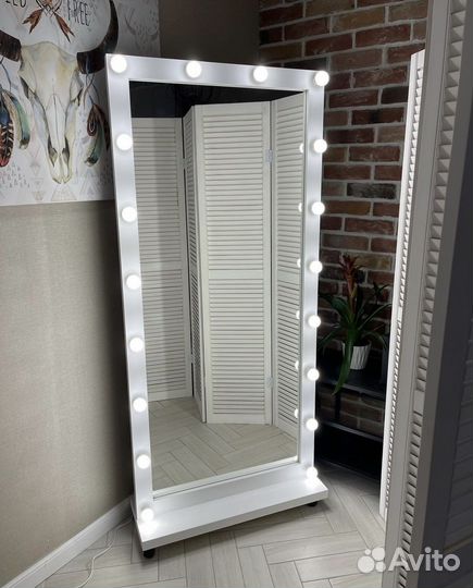 Зеркало гримерное