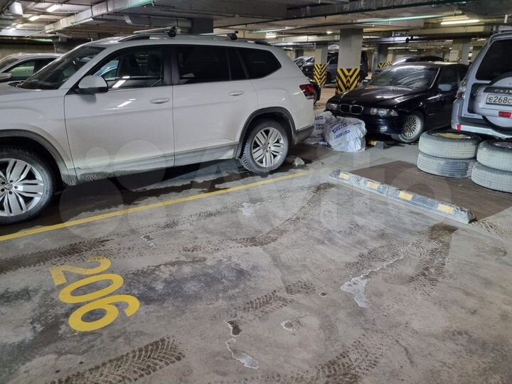 Машиноместо, 18 м²