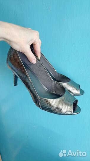 Открытые туфли серебро змея 40