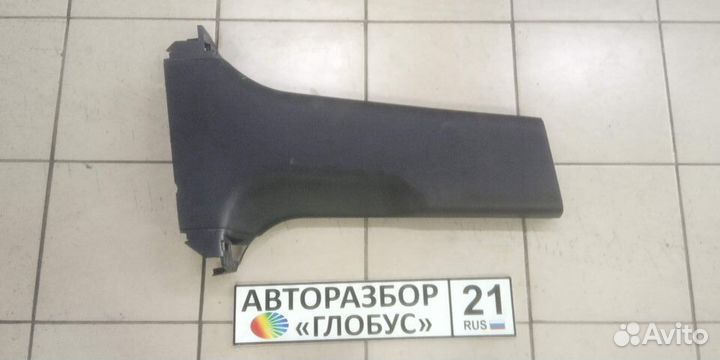 Обшивка стойки правая нижняя Infiniti QX70