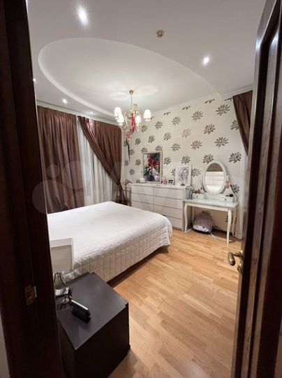 2-к. квартира, 80 м², 4/5 эт.